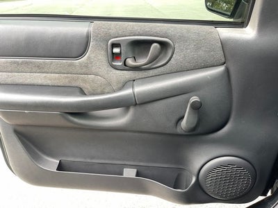 2002 Chevrolet S-10 LS