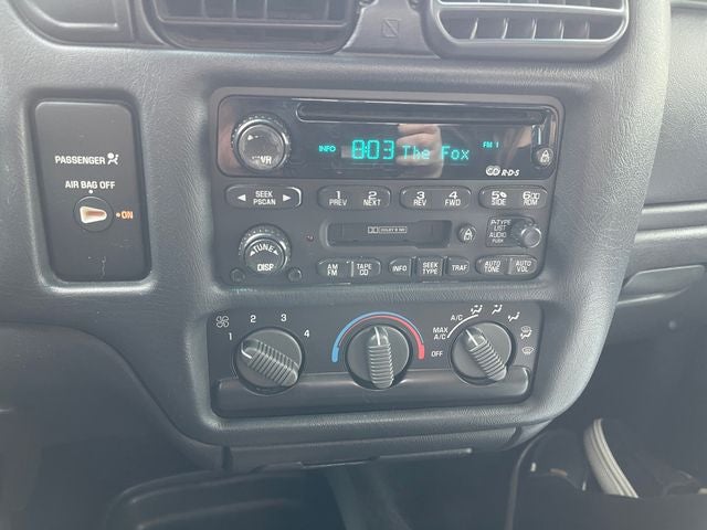 2002 Chevrolet S-10 LS