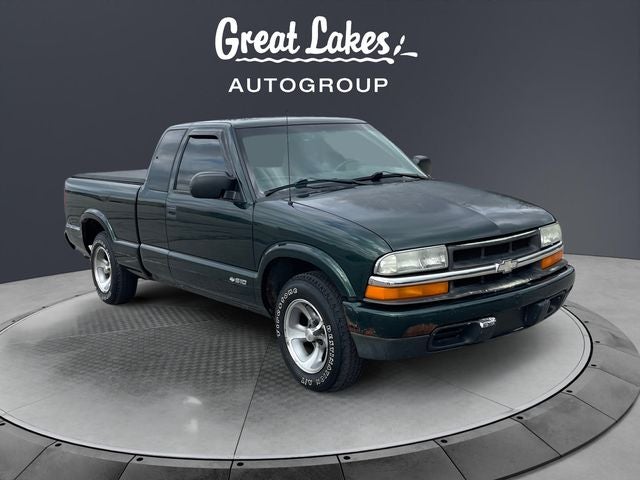 2002 Chevrolet S-10 LS