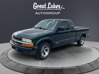 2002 Chevrolet S-10 LS