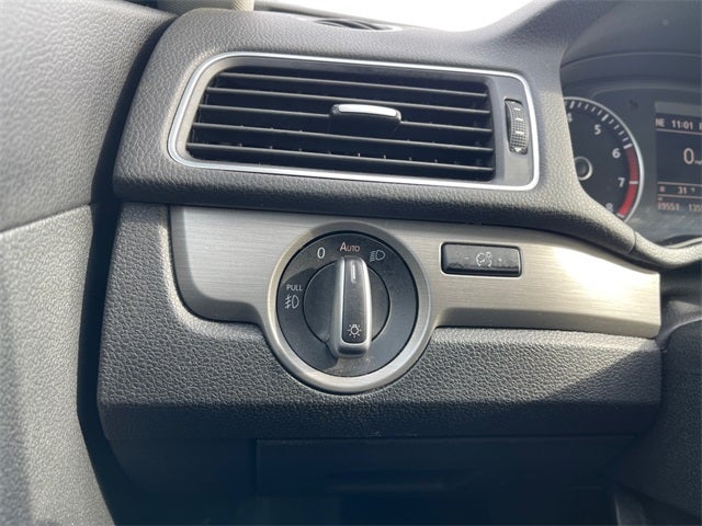 2015 Volkswagen Passat 1.8T SE w/Sunroof/Nav