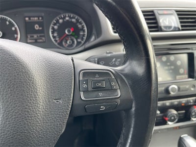 2015 Volkswagen Passat 1.8T SE w/Sunroof/Nav