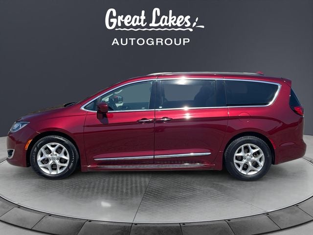 Used 2017 Chrysler Pacifica Touring-L with VIN 2C4RC1BG8HR669830 for sale in Findlay, OH
