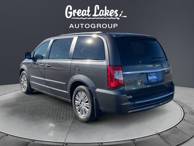 2016 Chrysler Town & Country Touring-L