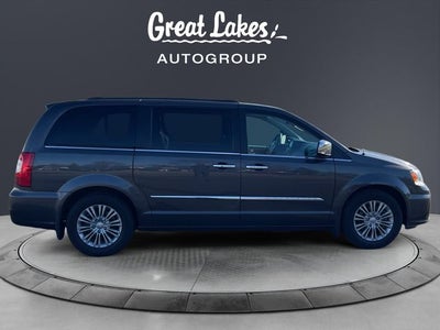 2016 Chrysler Town & Country Touring-L