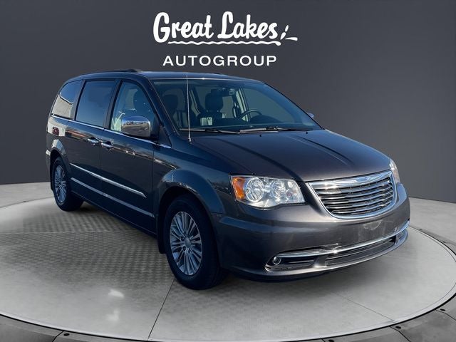 2016 Chrysler Town & Country Touring-L