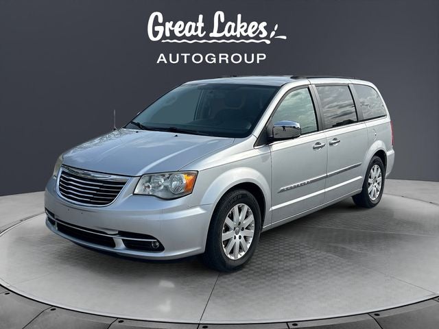 2012 Chrysler Town & Country Touring-L's photo