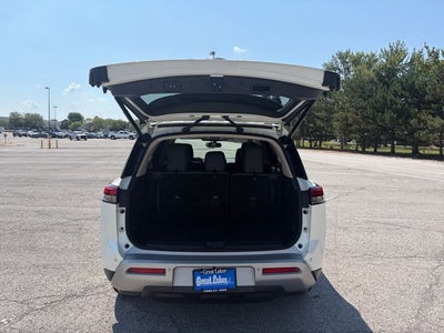 2022 Nissan Pathfinder SL