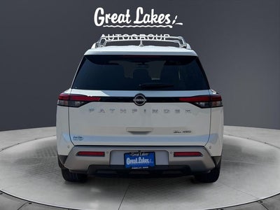 2022 Nissan Pathfinder SL