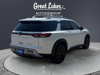 2022 Nissan Pathfinder SL