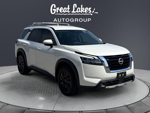2022 Nissan Pathfinder SL