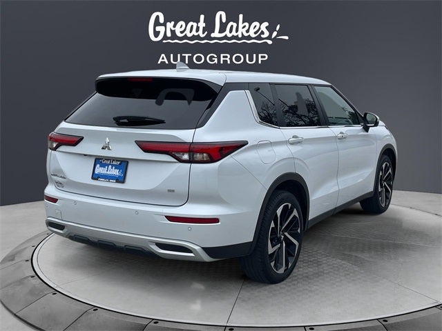 2024 Mitsubishi Outlander SE