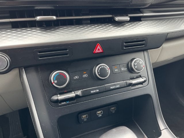 2023 Kia Carnival LX Seat Package