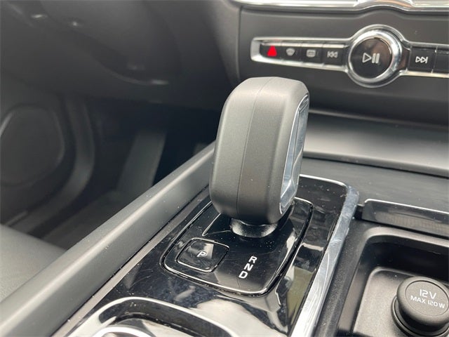 2024 Volvo XC60 B5 Core