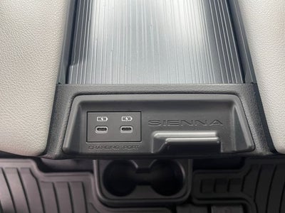 2025 Toyota Sienna LE 8 Passenger