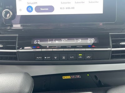 2025 Toyota Sienna LE 8 Passenger
