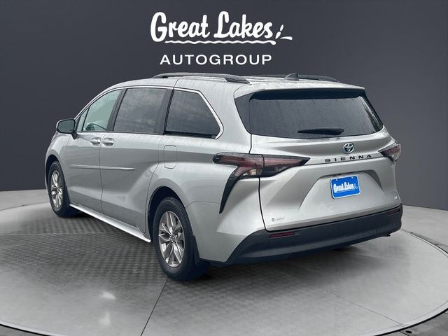 2025 Toyota Sienna LE 8 Passenger