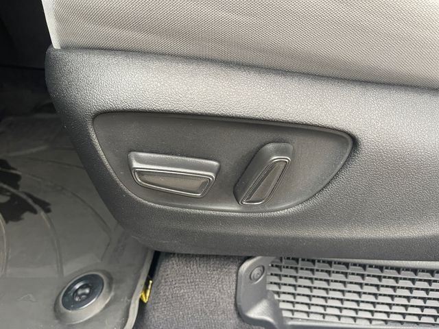 2025 Toyota Sienna LE 8 Passenger