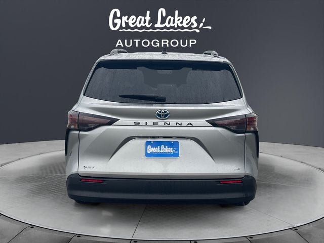 2025 Toyota Sienna LE 8 Passenger