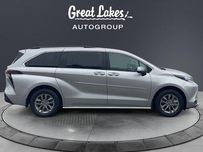 2025 Toyota Sienna LE 8 Passenger