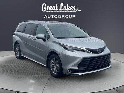 2025 Toyota Sienna LE 8 Passenger