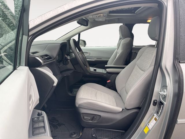 2025 Toyota Sienna LE 8 Passenger
