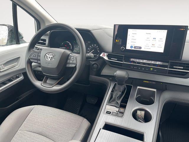 2025 Toyota Sienna LE 8 Passenger