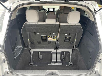 2025 Toyota Sienna LE 8 Passenger