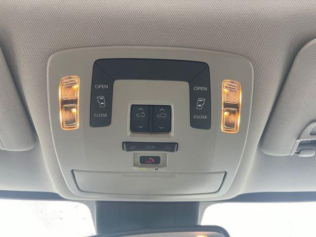 2025 Toyota Sienna LE 8 Passenger