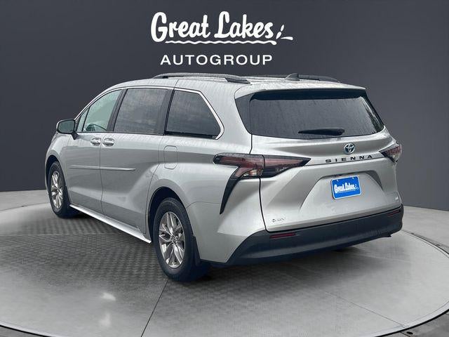 2025 Toyota Sienna LE 8 Passenger