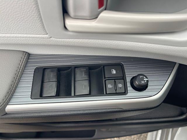 2025 Toyota Sienna LE 8 Passenger