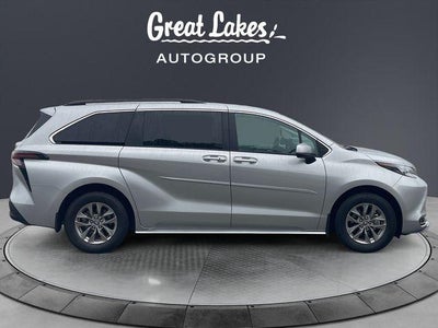 2025 Toyota Sienna LE 8 Passenger