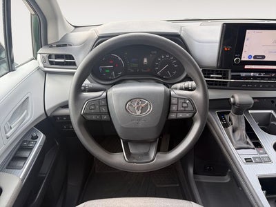 2025 Toyota Sienna LE 8 Passenger