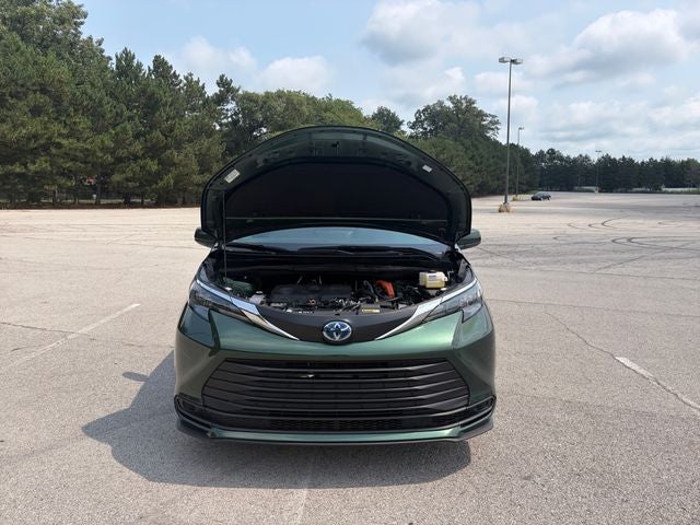 2025 Toyota Sienna LE 8 Passenger