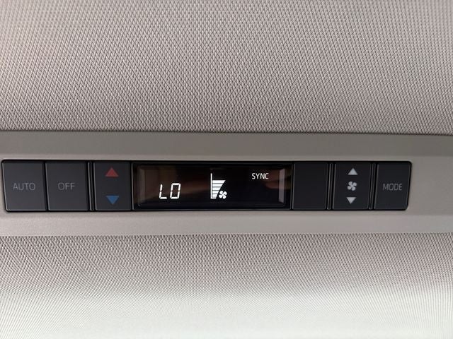 2025 Toyota Sienna LE 8 Passenger
