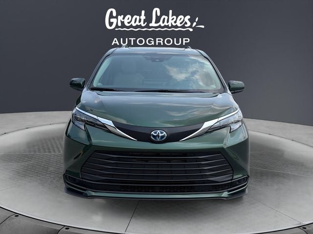2025 Toyota Sienna LE 8 Passenger