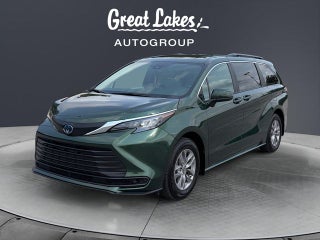 2025 Toyota Sienna LE 8 Passenger