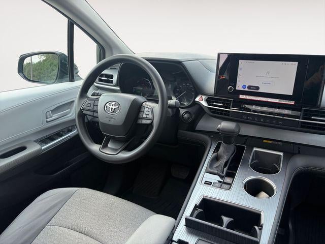 2025 Toyota Sienna LE 8 Passenger