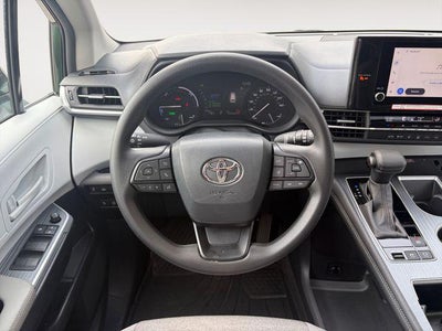 2025 Toyota Sienna LE 8 Passenger