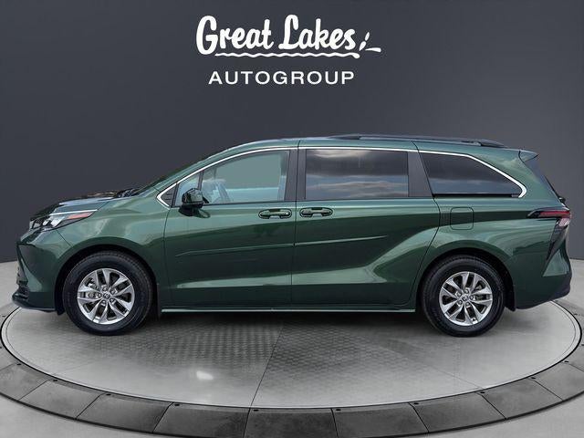 2025 Toyota Sienna LE 8 Passenger