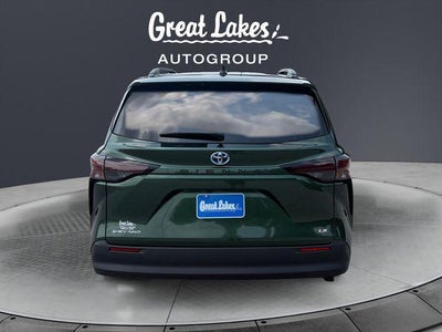 2025 Toyota Sienna LE 8 Passenger