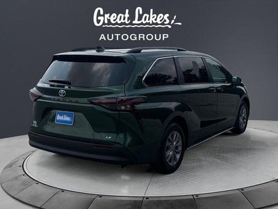 2025 Toyota Sienna LE 8 Passenger