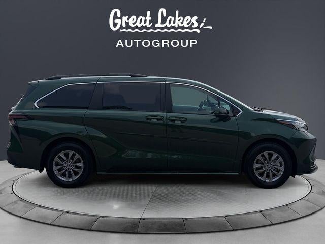 2025 Toyota Sienna LE 8 Passenger