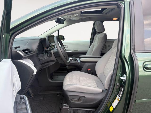2025 Toyota Sienna LE 8 Passenger