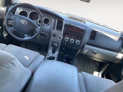 2011 Toyota SEQUOIA SR5 5.7L