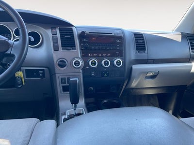 2011 Toyota SEQUOIA SR5 5.7L