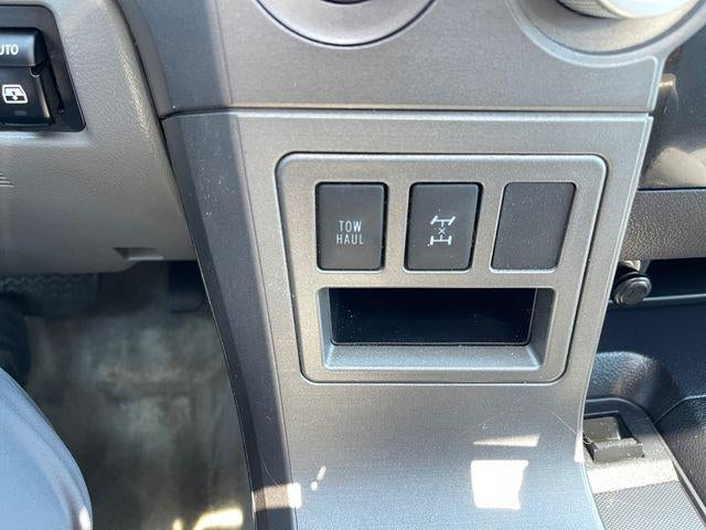 2011 Toyota SEQUOIA SR5 5.7L