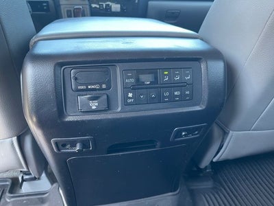2011 Toyota SEQUOIA Platinum