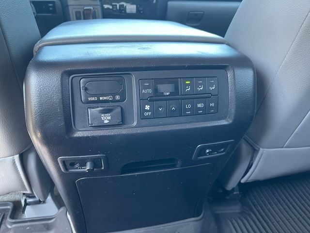 2011 Toyota SEQUOIA Platinum