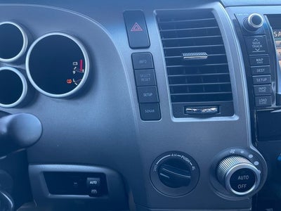 2011 Toyota SEQUOIA Platinum